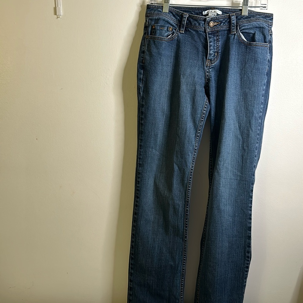Cabi slim denim jeans size 8 blue pockets  button zipper preppy minimalist